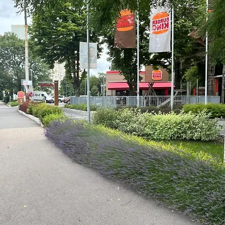 Rose Apartment With Garden & Free Parking *